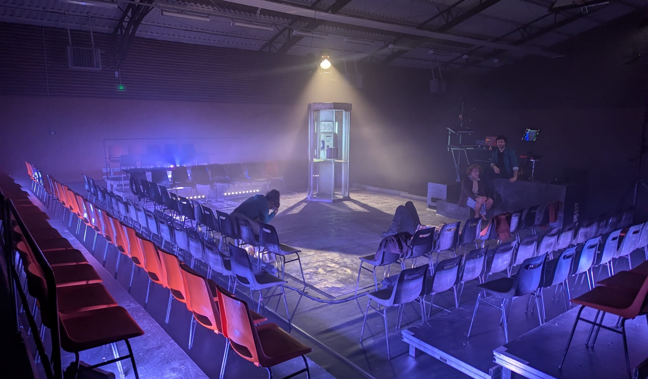 Allosaurus à la salle des sports de Saint-Denis-d'Anjou (C) S. Demeslay